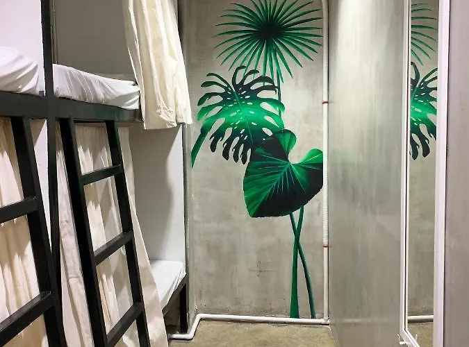 Happynest Hotel