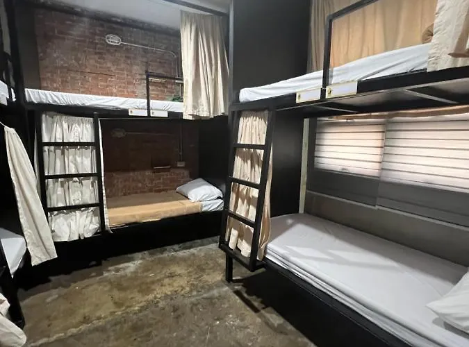 Hotel Happynest 2*